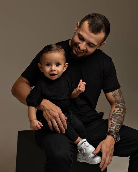 Ensaio de Dia dos Pais com bebê e família'