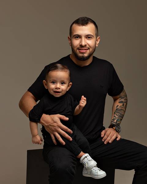 Ensaio de Dia dos Pais com bebê e família'