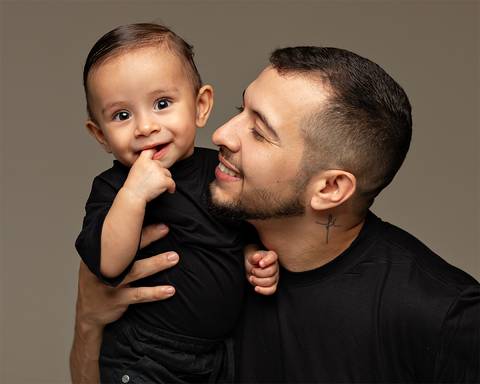 Ensaio de Dia dos Pais com bebê e família'