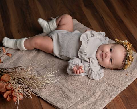 Ensaio de Acompanhamento do bebê em estúdio'