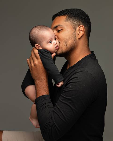 Ensaio de Acompanhamento do bebê em estúdio'