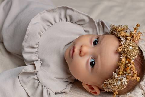 Ensaio de acompanhamento de bebê em estúdio'