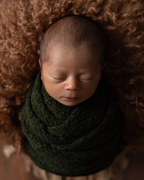 Ensaio Newborn de bebê clean e minimalista em estúdio Natal/RN'