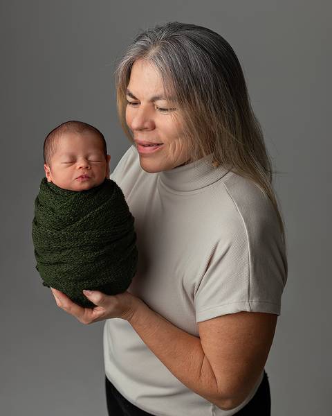 Ensaio Newborn de bebê clean e minimalista em estúdio Natal/RN'