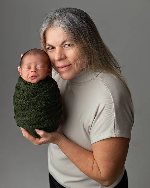 Ensaio Newborn de bebê clean e minimalista em estúdio Natal/RN'