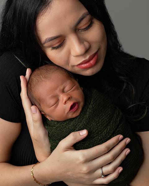 Ensaio Newborn de bebê clean e minimalista em estúdio Natal/RN'