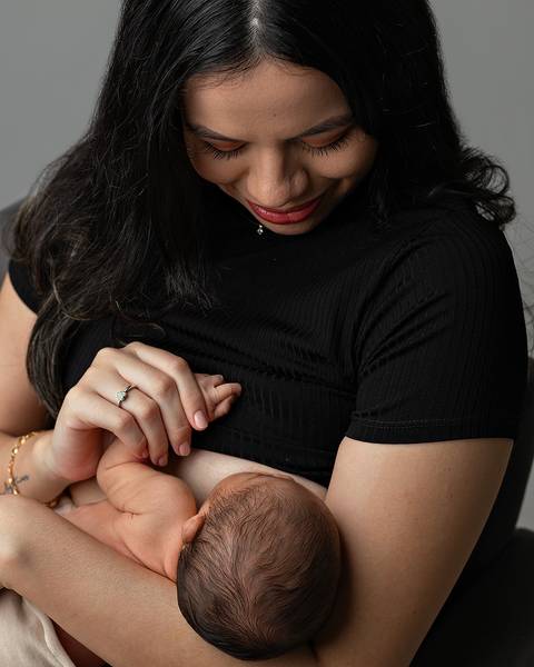 Ensaio Newborn de bebê clean e minimalista em estúdio Natal/RN'