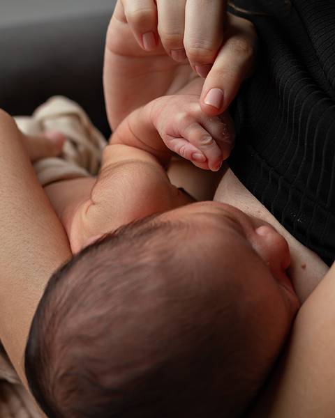 Ensaio Newborn de bebê clean e minimalista em estúdio Natal/RN'
