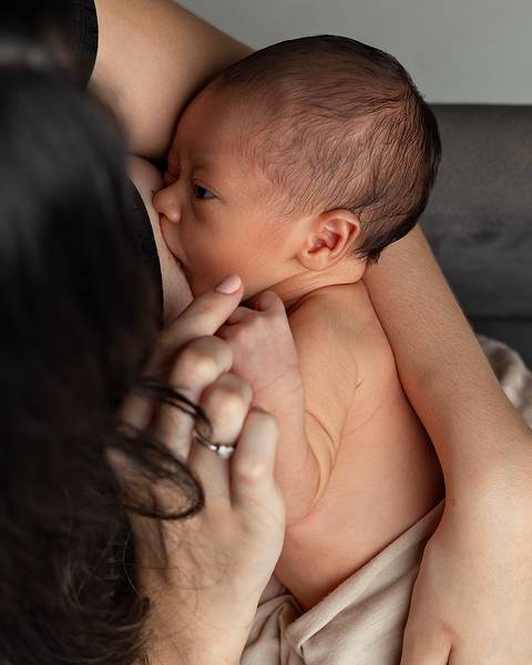 Ensaio Newborn de bebê clean e minimalista em estúdio Natal/RN'