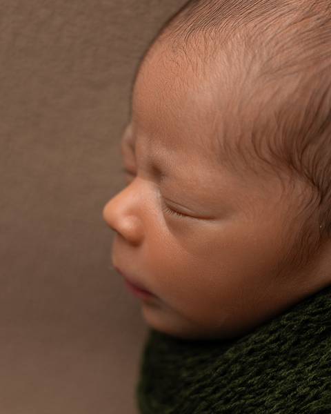 Ensaio Newborn de bebê clean e minimalista em estúdio Natal/RN'