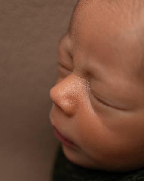 Ensaio Newborn de bebê clean e minimalista em estúdio Natal/RN'