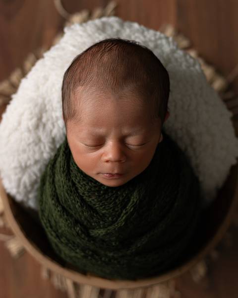 Ensaio Newborn de bebê clean e minimalista em estúdio Natal/RN'
