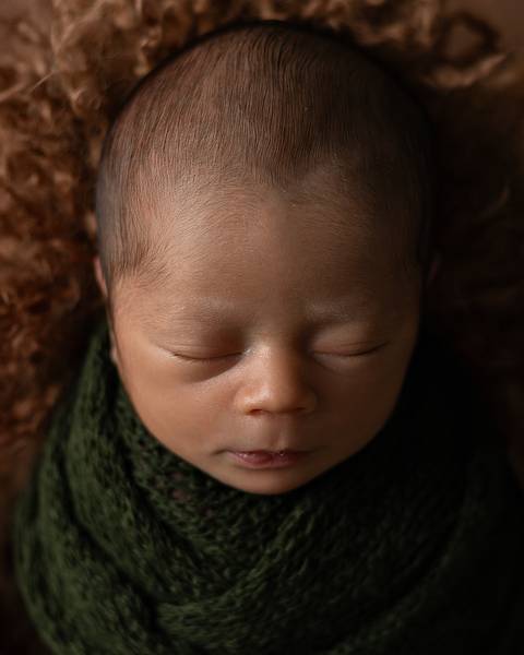 Ensaio Newborn de bebê clean e minimalista em estúdio Natal/RN'