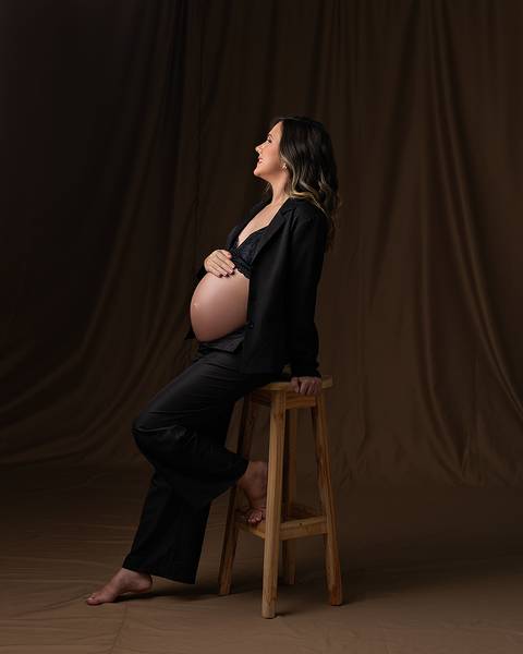 Ensaio de Gestante em estúdio chique e minimalista. Feito por Amoradia Foto em Natal/RN.'