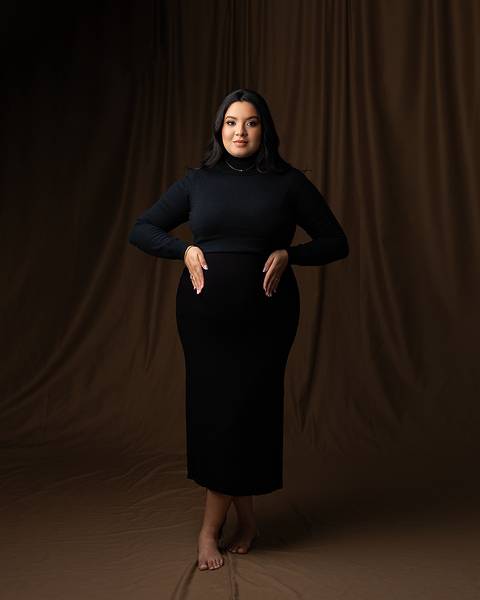 Ensaio de Gestante em Estúdio. Chique, clean e minimalista. '