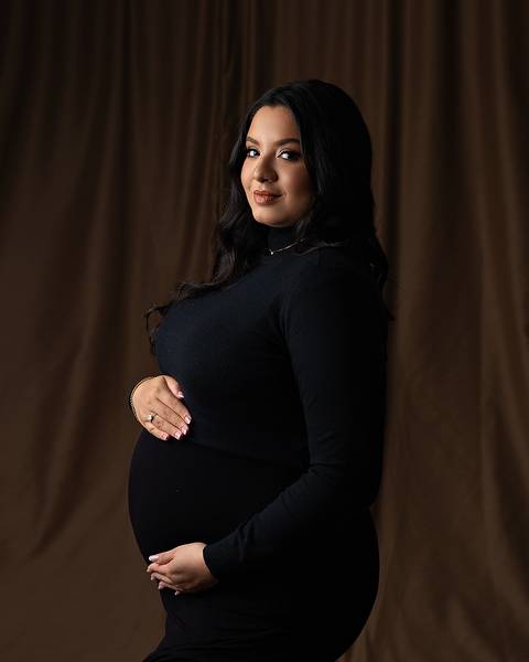 Ensaio de Gestante em Estúdio. Chique, clean e minimalista. '