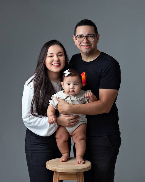 Ensaio de acompanhamento de bebê. Fotos de introdução alimentar.'