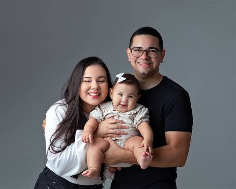 Ensaio de acompanhamento de bebê. Fotos de introdução alimentar.'