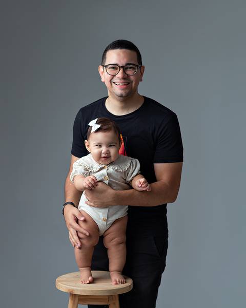 Ensaio de acompanhamento de bebê. Fotos de introdução alimentar.'