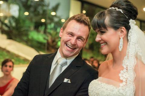 Antes do grande dia, Sidney Rodrigues Fotografo dedica tempo para conhecer os noivos, compreender suas visões e ouvir suas histórias. Essas consultas personalizadas são essenciais para criar uma conexão genuína e garantir que cada momento seja capturado '