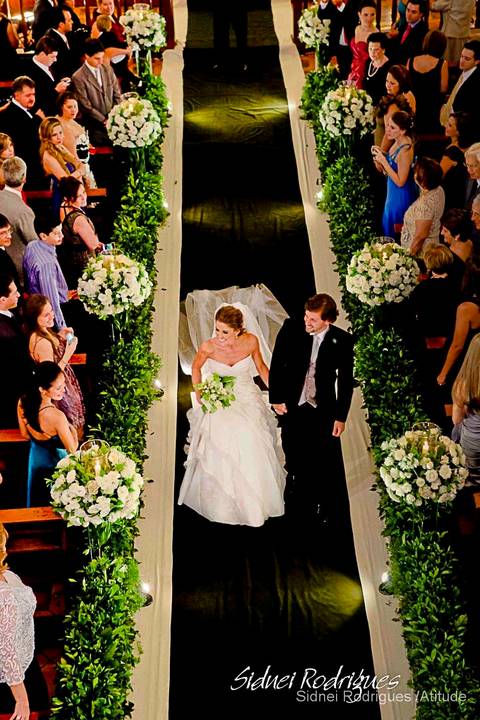 corredor da igreja decorado'