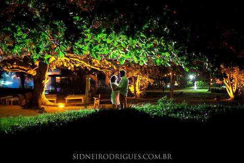 Momentos de amor e celebração capturados em cada foto e vídeo'