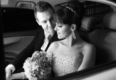 Sidney Rodrigues fotografo oferece um serviço de fotografia para casamentos que transcende a mera captura de imagens, elevando cada momento a uma obra-prima visual.'