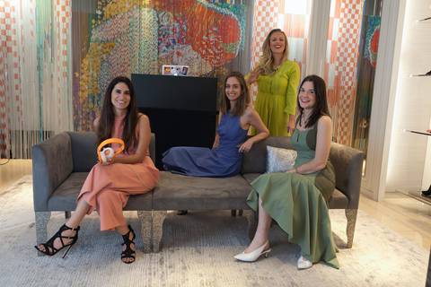  Clara Ribeiro, Carolina Razuk, Michelle Schneider  e Renata Patelli'