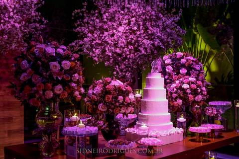 decoração luxuosa para debutante espaço aya
'