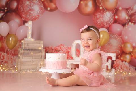smash the cake luxo, ensaio um ano  no tatuape, ensaio para comemorar aniversario, fotografa de bebe, bebe sorridente'