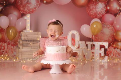 smash the cake luxo, ensaio um ano  no tatuape, ensaio para comemorar aniversario, fotografa de bebe em tatuape'
