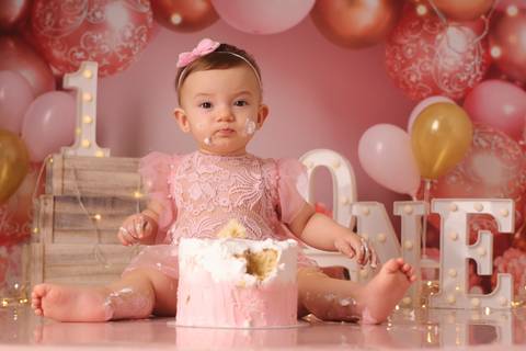 smash the cake luxo, ensaio um ano  no tatuape, ensaio para comemorar aniversario, fotografa de bebe em tatuape bairro'