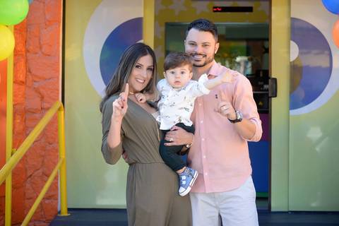 fotos Aniversário, fotos em evento infantil, fotógrafa infantil e aniversario no tatuapé, foto com os pais'