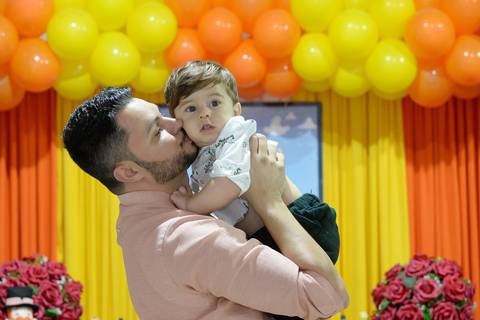 fotógrafa infantil e aniversario, tatuapé. fotografa aniversario, foto com o papai'