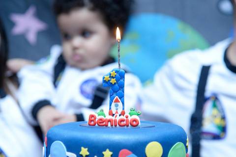 Fotografa aniversario infantil, Tatuape. bolo de um ano. Decoração astronauta, cobertura fotografica.'