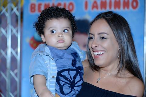 Fotografa aniversario infantil, tatuape, cobertura fotografica, foto espontanea, criança com madrinha'