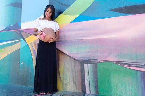 fotos ensaio gestante no beco do batman, ensaio gestante na rua, ensaio gestante ao ar livre, fotografa ensaio gestante externo no tatuape. Fotos gestante criativa'