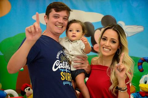 Fotografa aniversario tatuape, fotografa de festa, cobertura festa infantil, festa de aniversario, foto aniversario, fotografia de aniversario infantil. foto dos pais no aniversario de 1 ano, tema mickey'