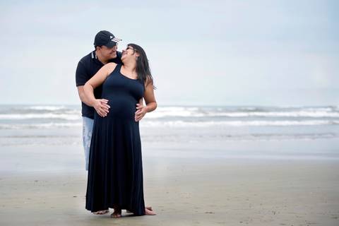 fotos na praia gestante. Fotografa de ensaio gestante externo no tatuape'