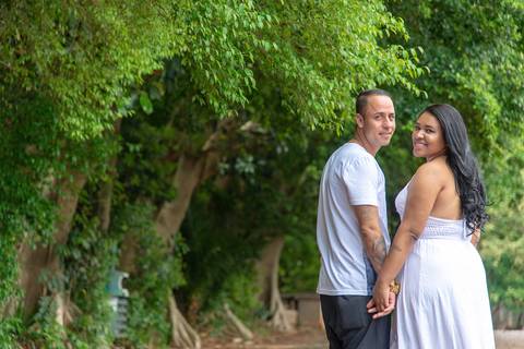 fotos ensaio romantico, museu do ipiranga, ensaio ao ar livre. Fotografa ensaio casal externo  tatuape'