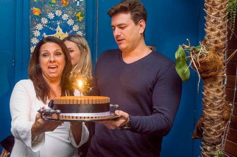 Fotos aniversario 38 anos, foto dos parabens, foto do bolo em restaurante. Fotografa aniversario Tatuape'