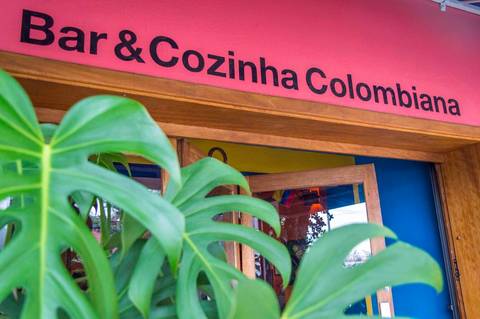 Fotos aniversario 38 anos, adulto em restaurante. Fotografa aniversario Tatuape'