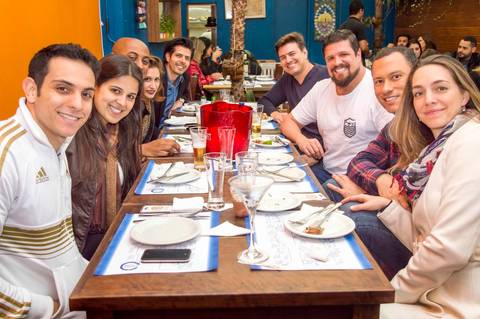 Fotos de galera reunida em aniversario. Fotografa aniversario Tatuape'