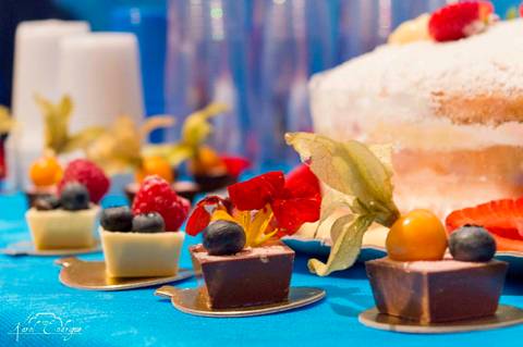 Fotos aniversario 30 anos, aniversario adulto em casa, mesa com doces finos. Fotografo de festas. Fotógrafa aniversario Tatuapé
'