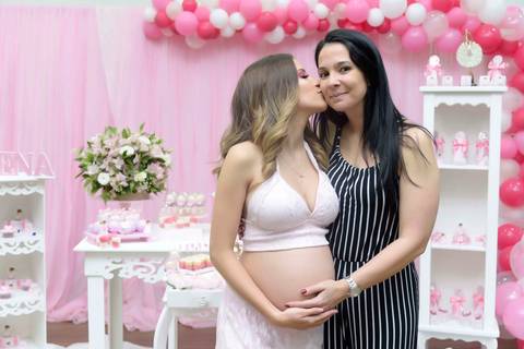 Fotografa de evento, aniversario, cha de bebe, Tatuape, Mooca. Cha de fraldas rosa, foto com a vovo jovem, cha revelacao'