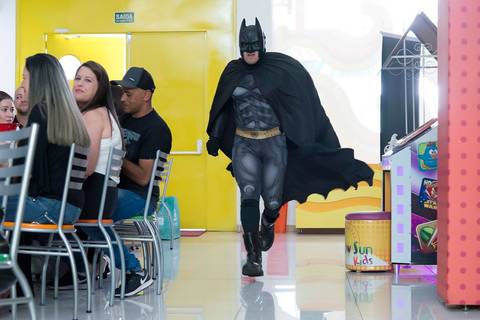 fotografa aniversario, tatuape, foto batman na festa, foto personagem vivo, cobertura fotografica festa'