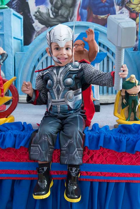 fotografa infantil e aniversario no tatuape, decoraçao super heroes, aniversariante thor, cobertura fotografica festa'