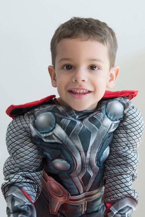 fotografa infantil e aniversario no tatuape, foto festa de aniversário super heroes, foto aniversariante com roupa do thor, cobertura fotografica festa'