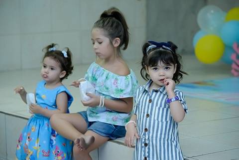 foto blogueirinhas em festa, cobertura fotografica, foto festa infantil, decoraçao baby shark, foto aniversario menina 2 anos, festa em salão de festas, fotografa aniversario tatuape, fotografa de criança, fotografa de eventos'