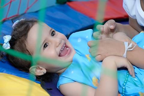 cobertura fotografica, foto festa infantil, decoraçao baby shark, foto aniversario menina 2 anos, festa em salão de festas, fotografa aniversario tatuape, fotografa de criança, fotografa de eventos, foto espontanea de criança sorrindo'